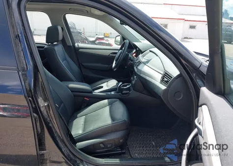 2014 BMW X1 xDrive28I z USA, uszkodzony, nr VIN WBAVL1C5XEVR93931